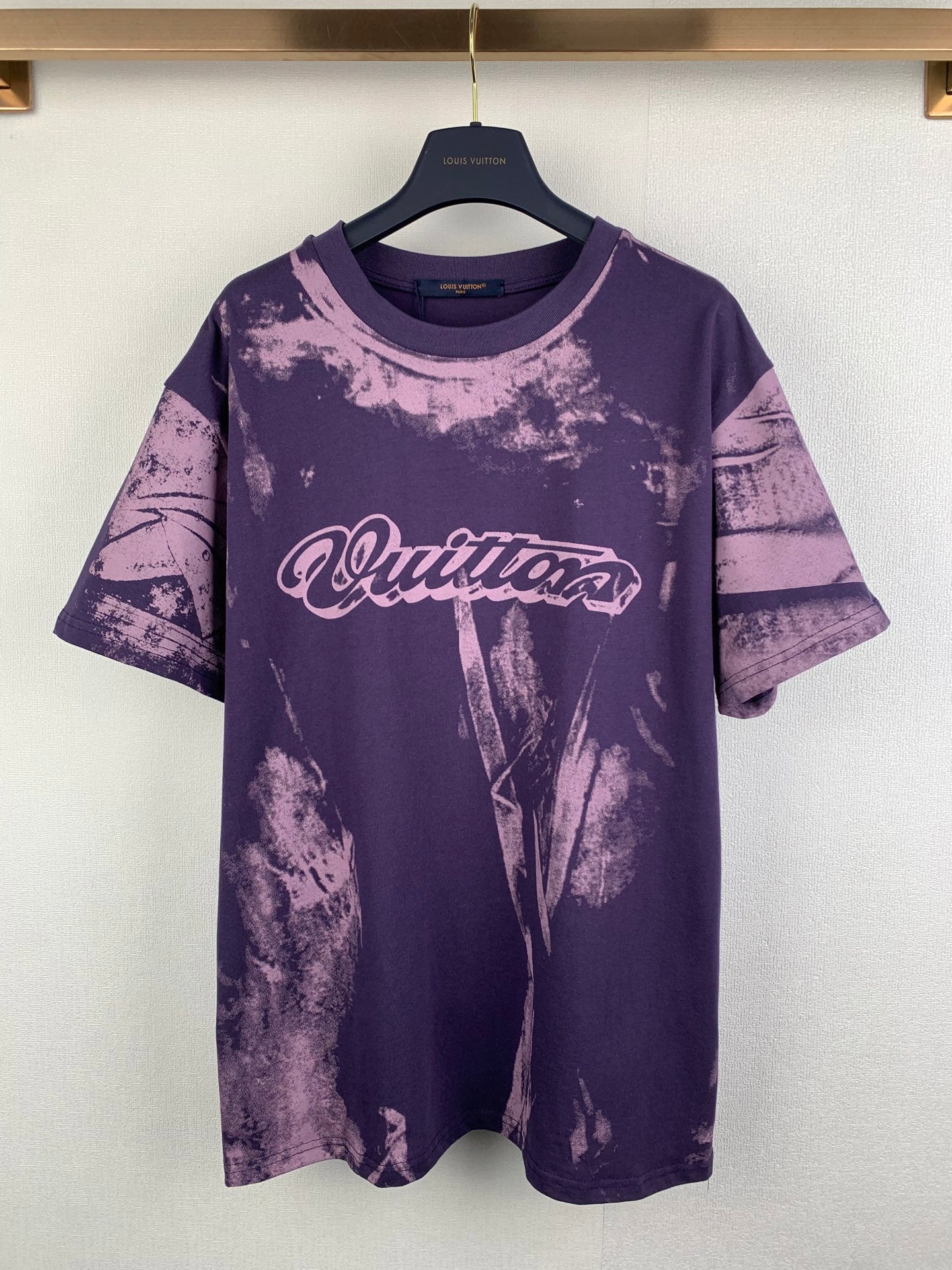 Louis Vuitton purple graphic T-shirt with crew neck and short sleeves
