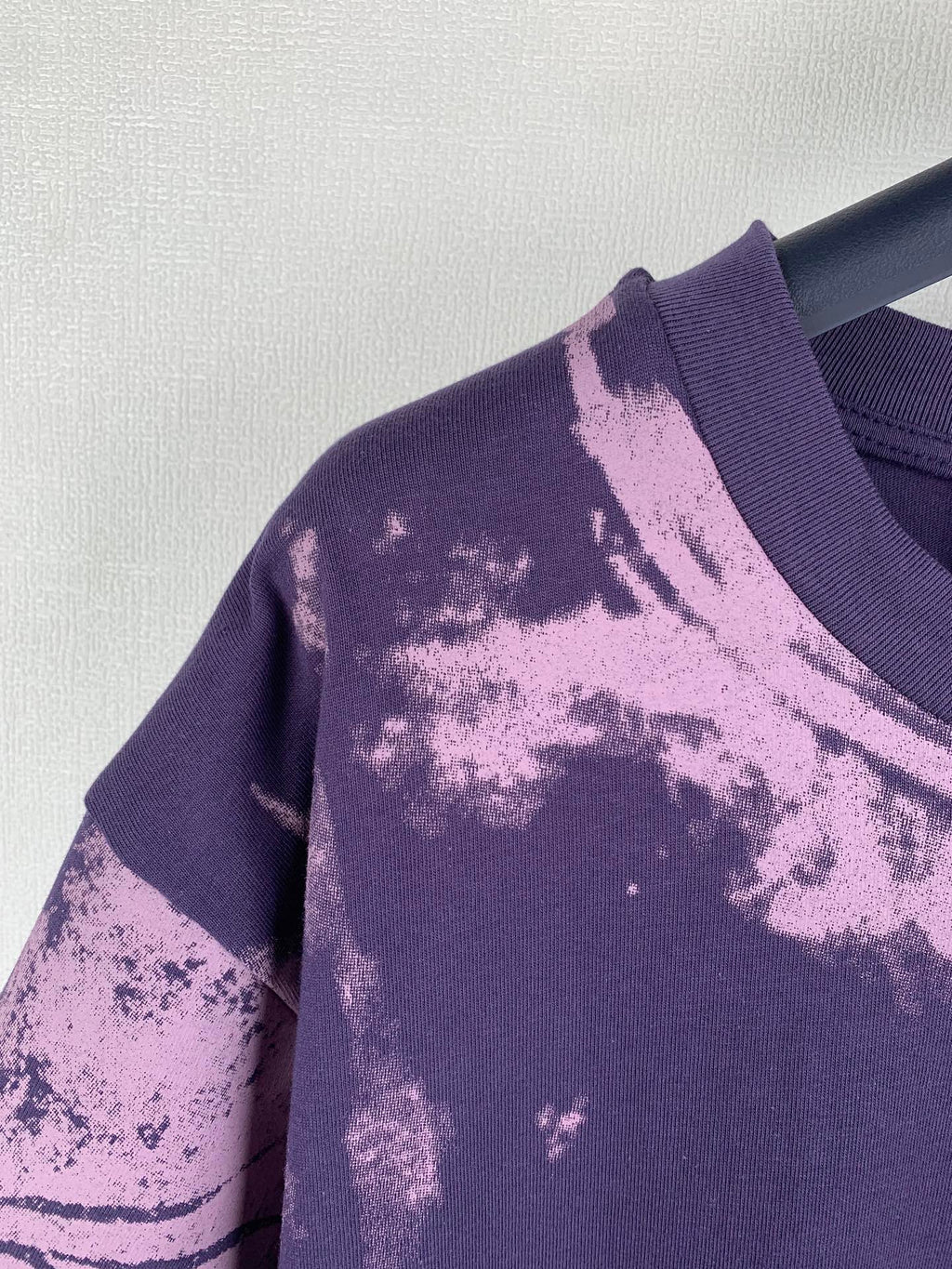 Louis Vuitton purple T-shirt with shoulder seam and printed sleeve panel