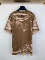 Brown short-sleeve T-shirt with white abstract logo print on the back