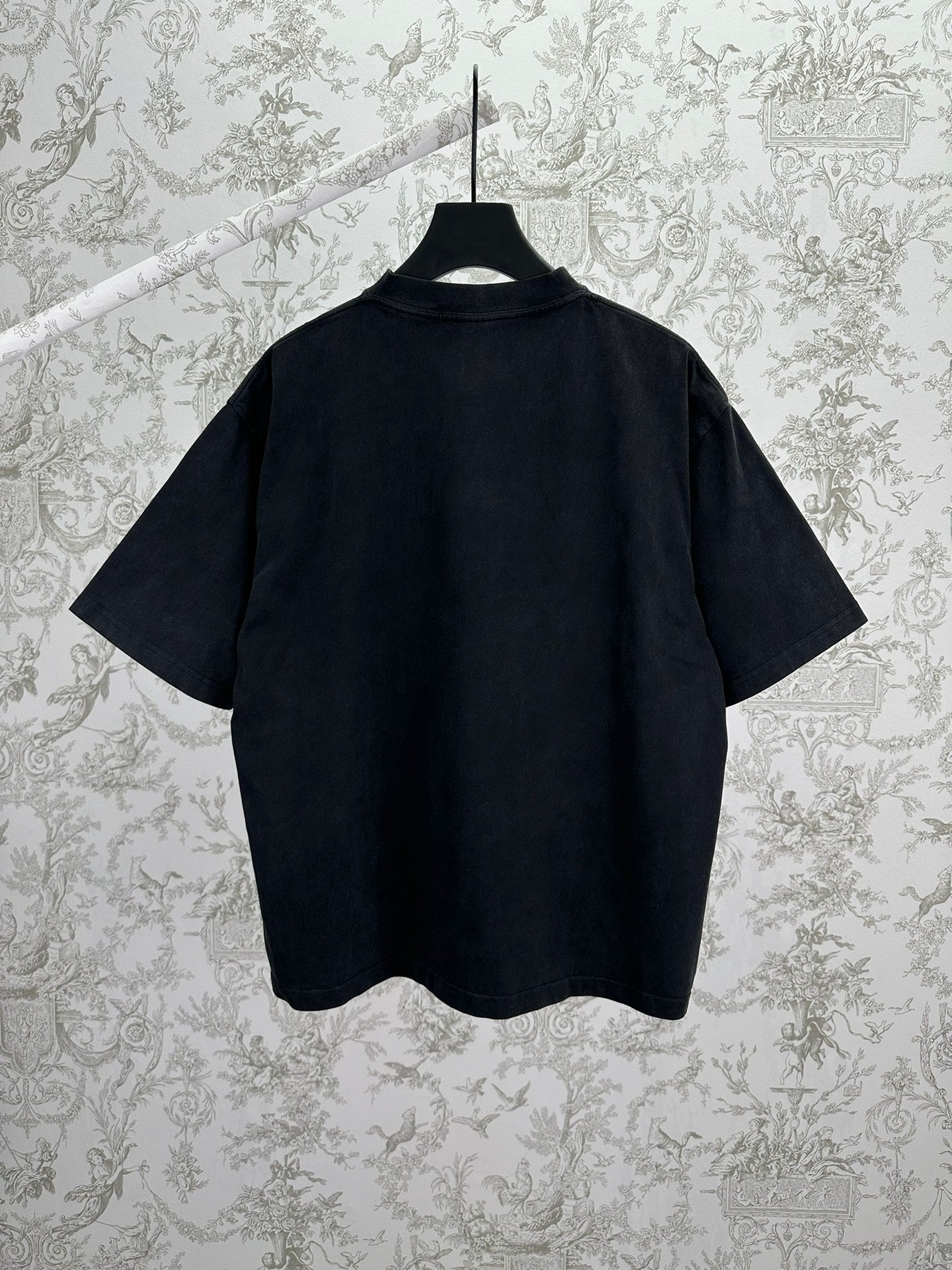 Balenciaga short-sleeve T-shirt, black crew neck; plain back