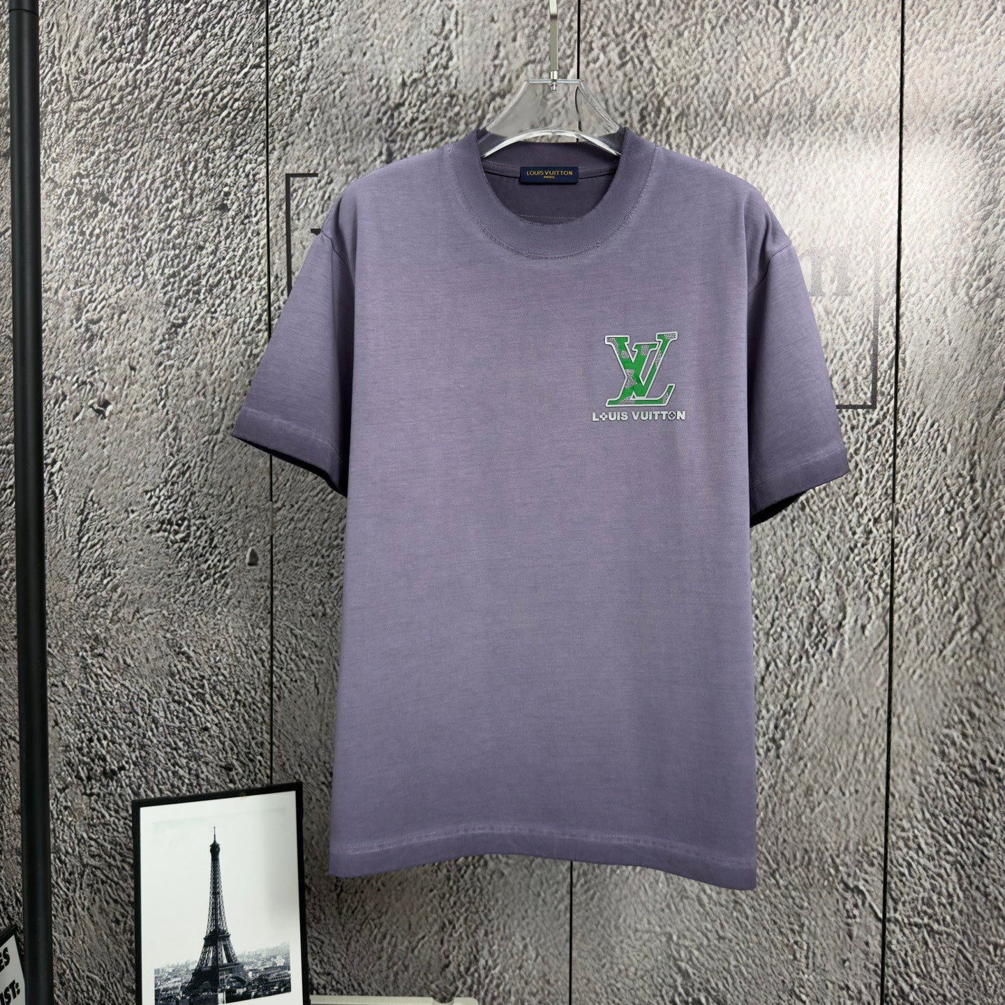 Lavender Louis Vuitton short-sleeve T-shirt with small chest logo