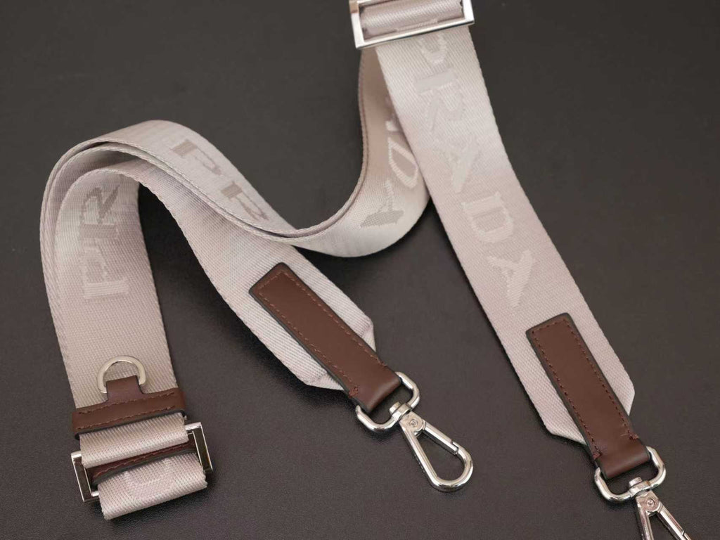 Bag shoulder strap and buckle set in burgundy leather with silver hardware