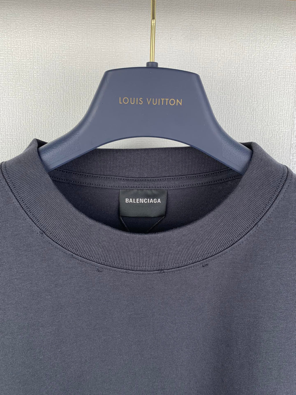Balenciaga crewneck T-shirt neckline with inner neck label
