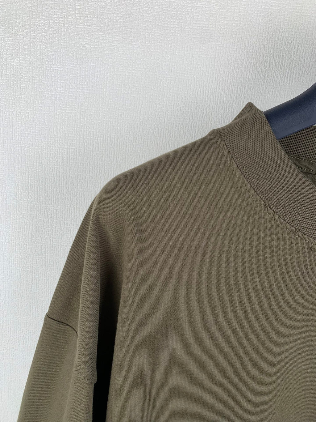 Balenciaga T-shirt shoulder and sleeve in olive with stitched seam detail