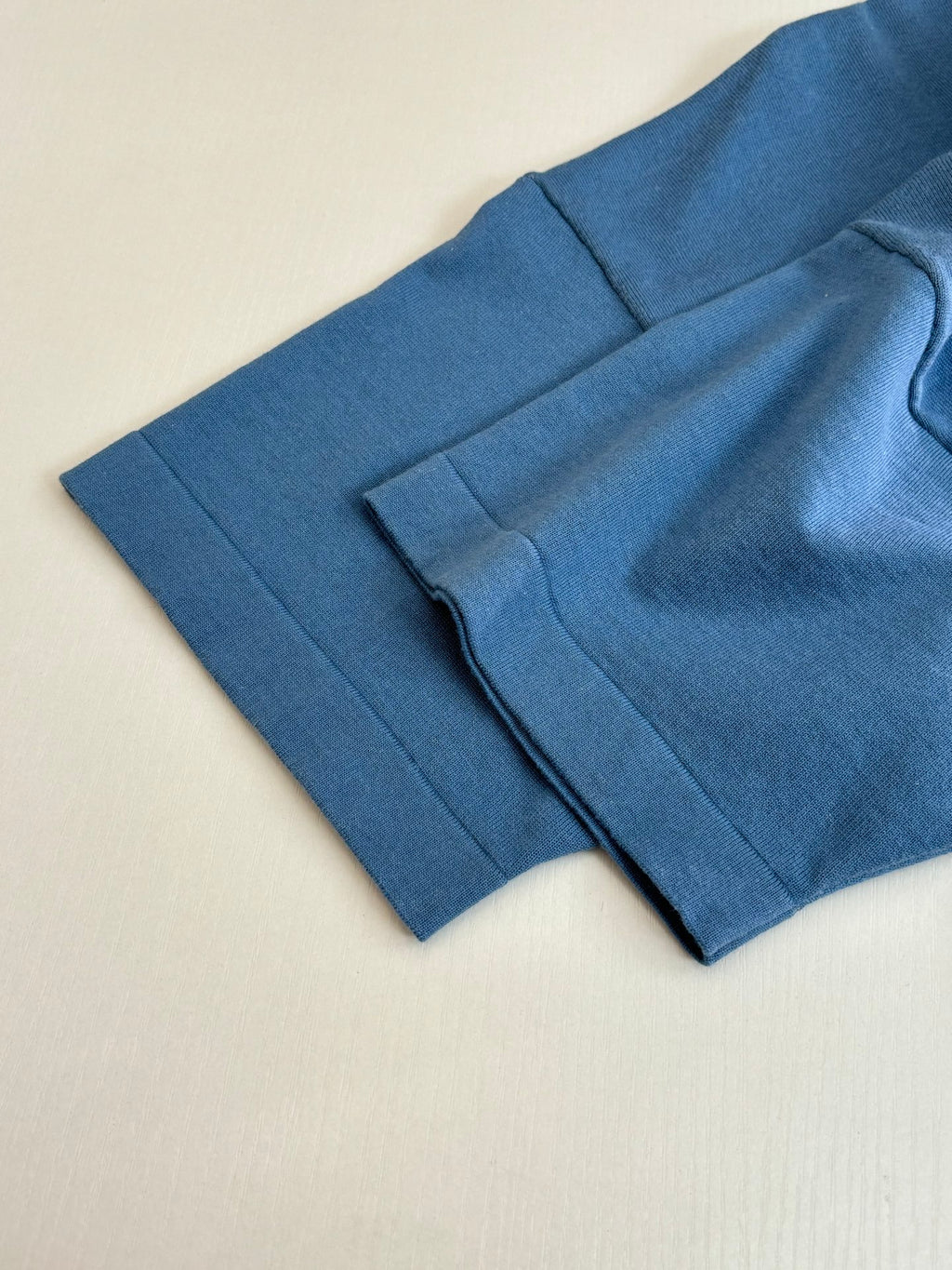 Blue Christian Dior T-shirt, side seam and hem detail