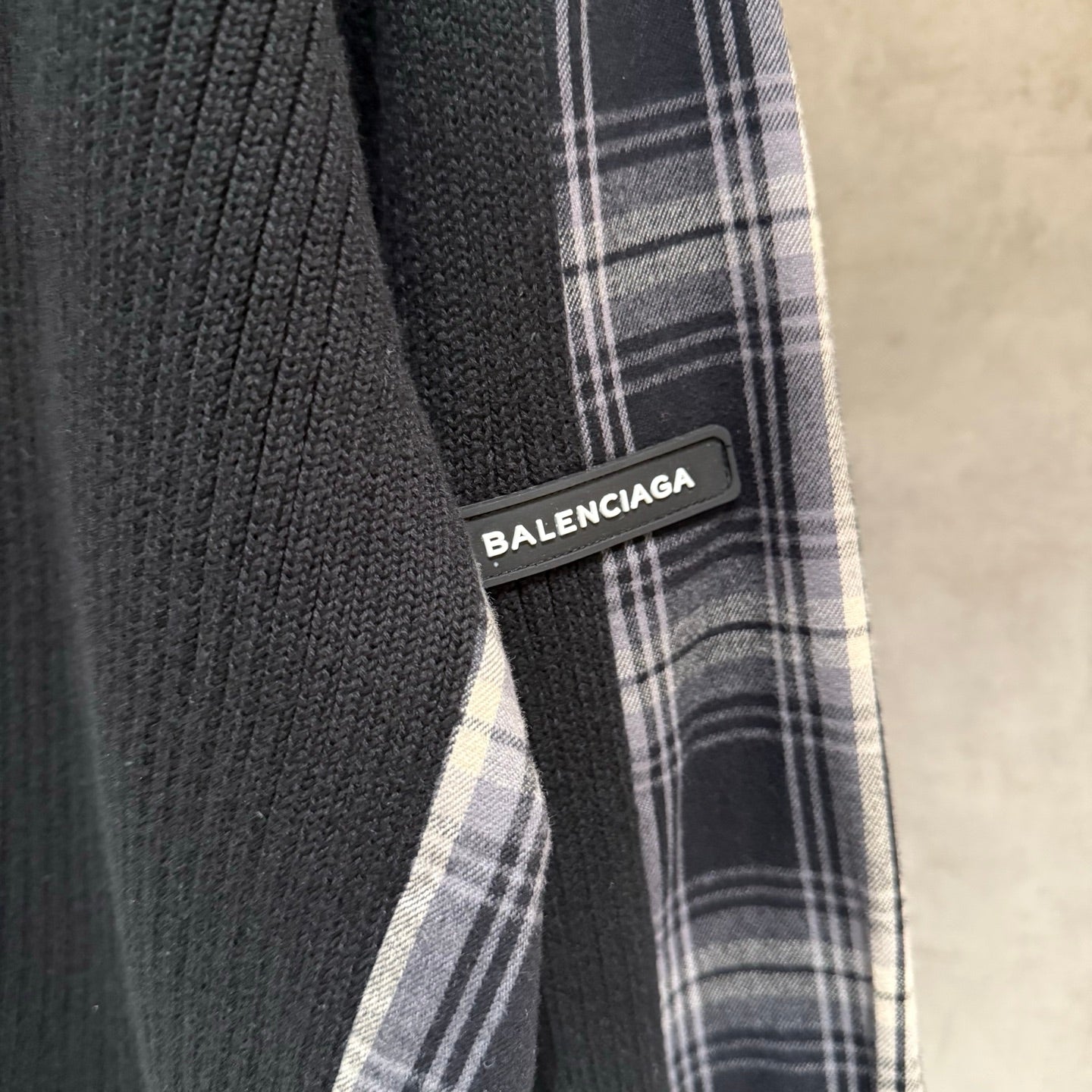 Balenciaga long-sleeve sweater sleeve patch, plaid cuff with Balenciaga tag