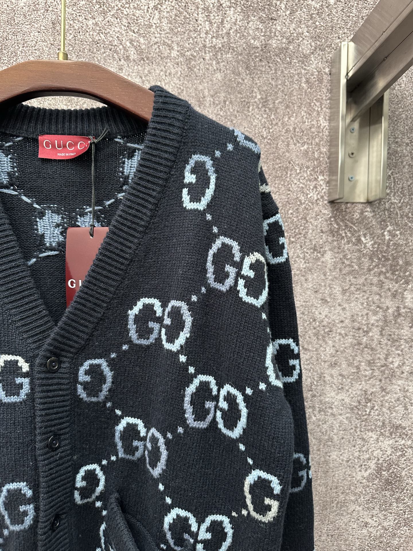 Gucci knit cardigan shoulder and collar with GG pattern, dark knit base