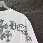 White short-sleeve T-shirt sleeve and side graphic with cross motif