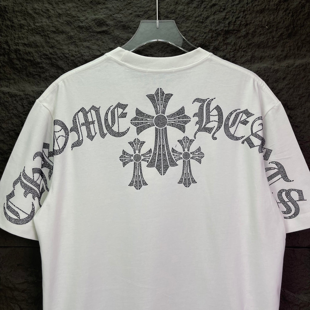 White short-sleeve T-shirt, back large cross emblem with dotted pattern