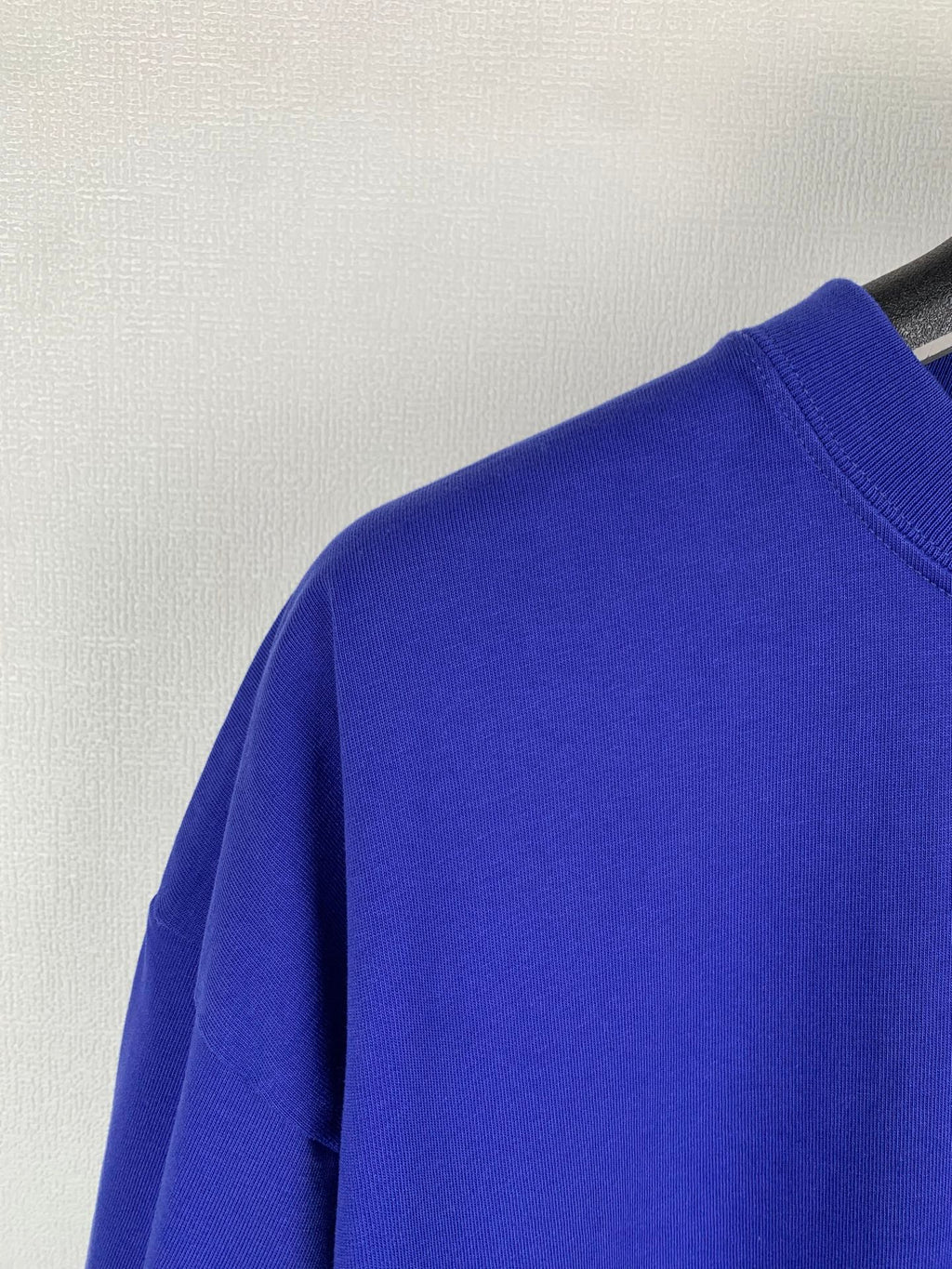 Balenciaga blue T-shirt neckline and shoulder seam, short sleeve