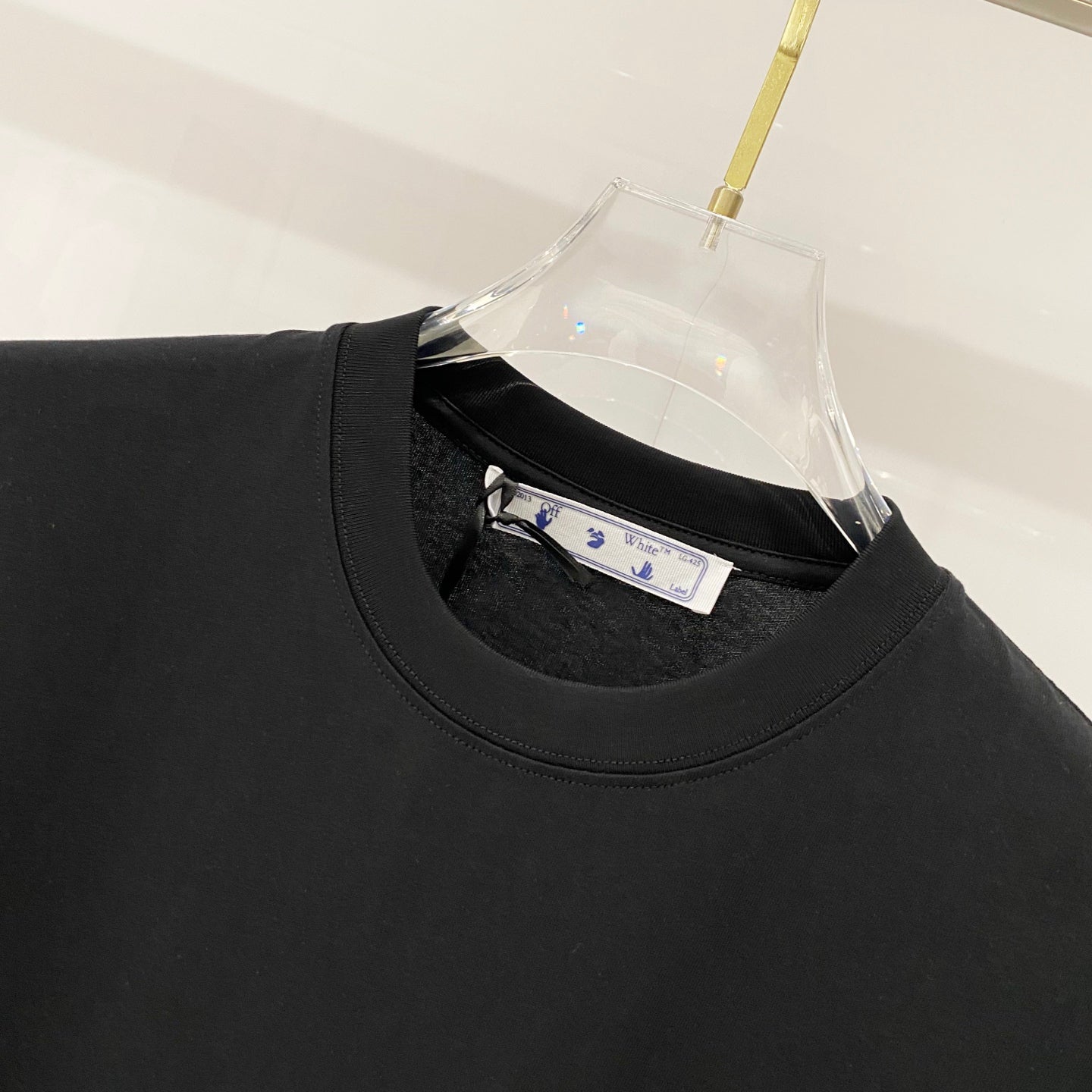 Off-White black T-shirt crew neck with inner brand label