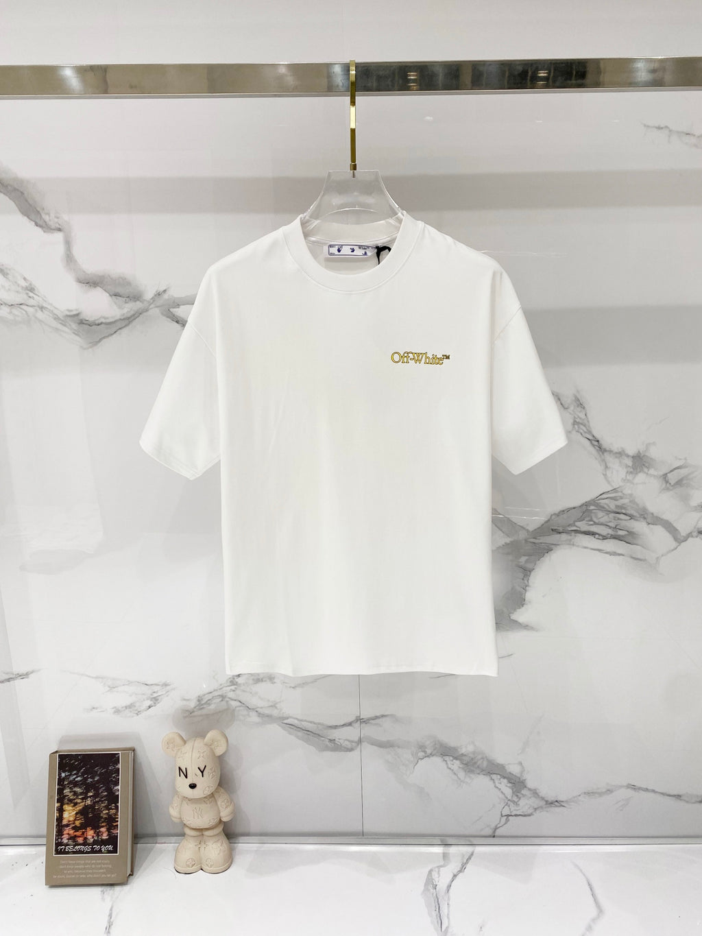 Off-White T-shirt in off-white with small chest logo print