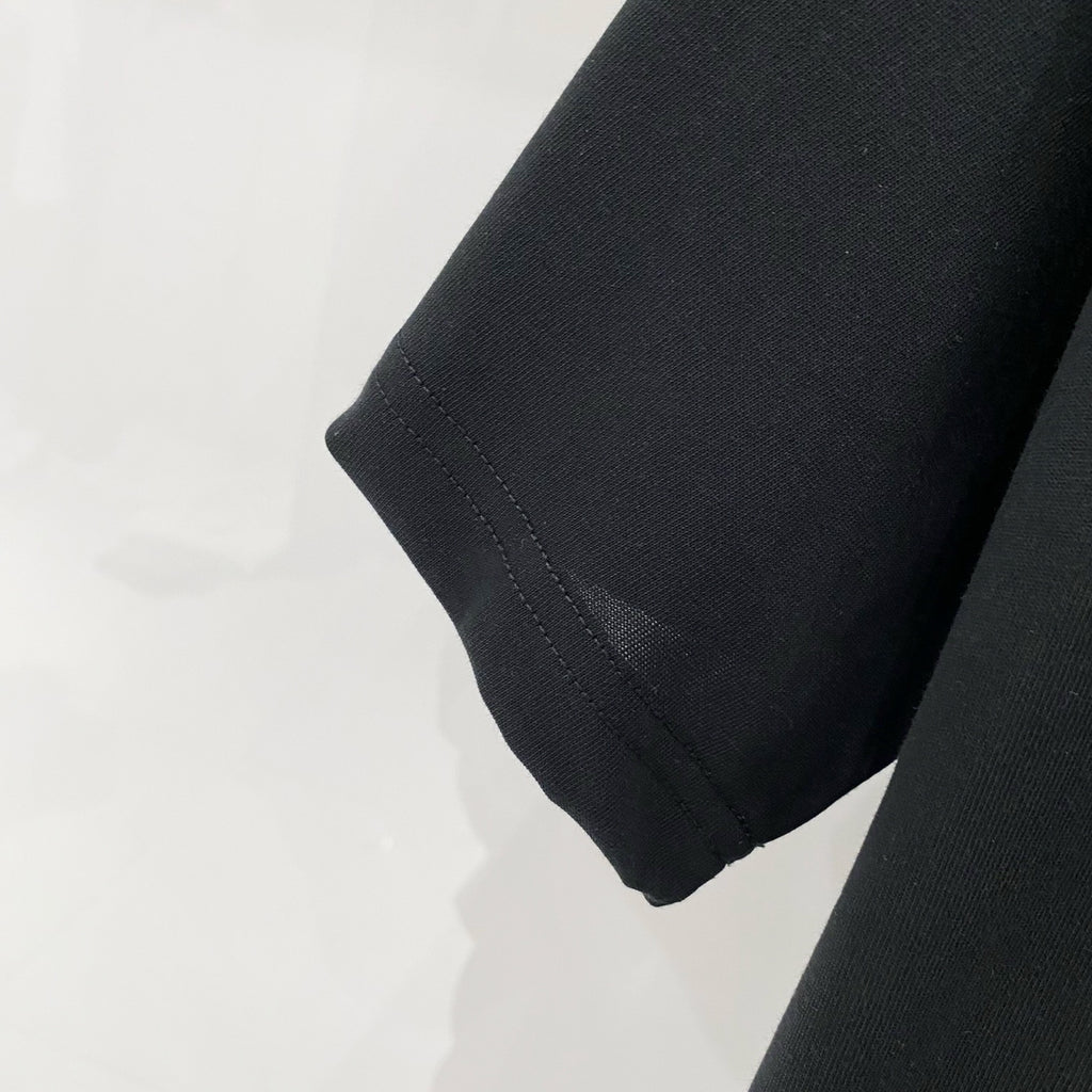 Off-White black T-shirt sleeve cuff and hem stitch detail