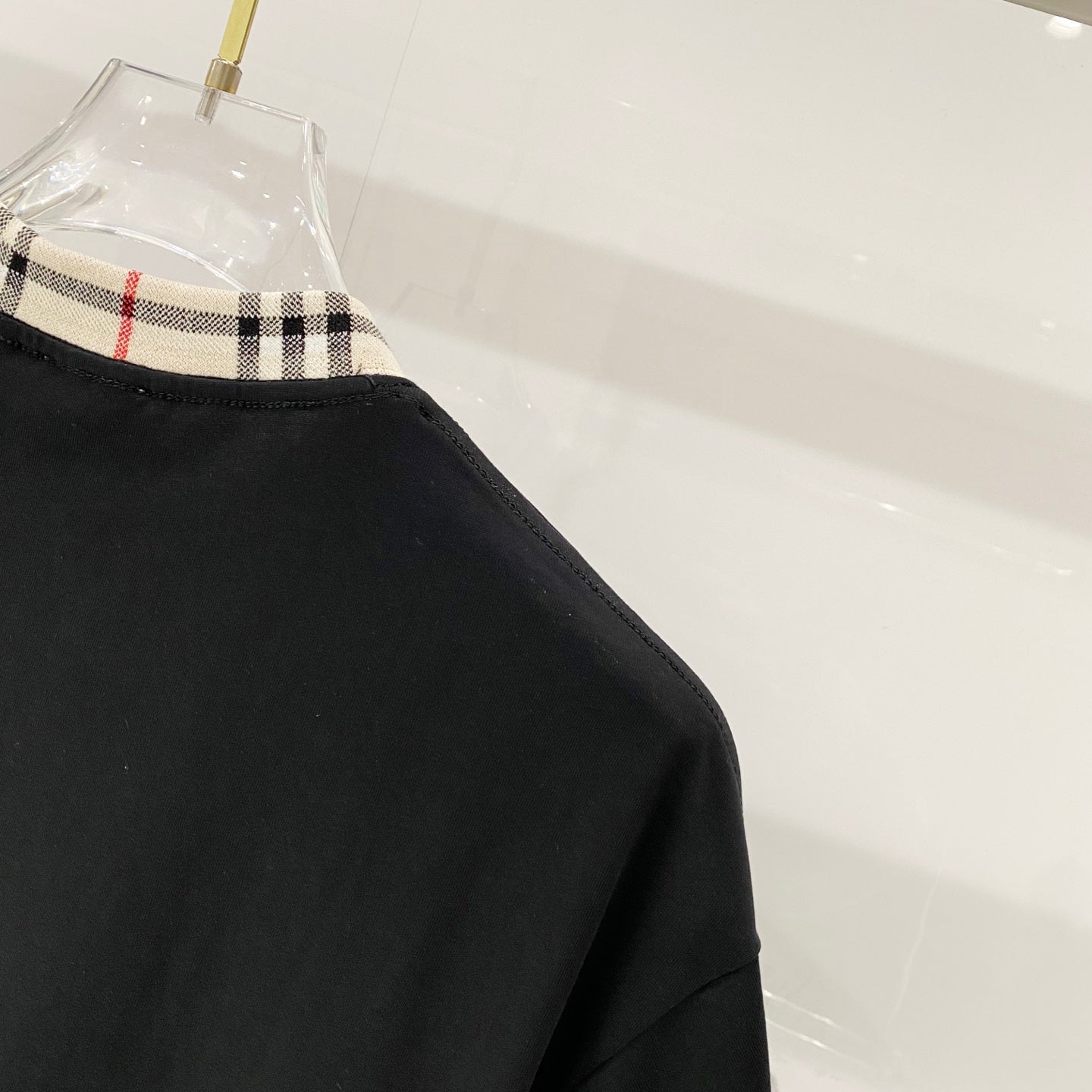 Burberry black short-sleeve T-shirt with side seam detail