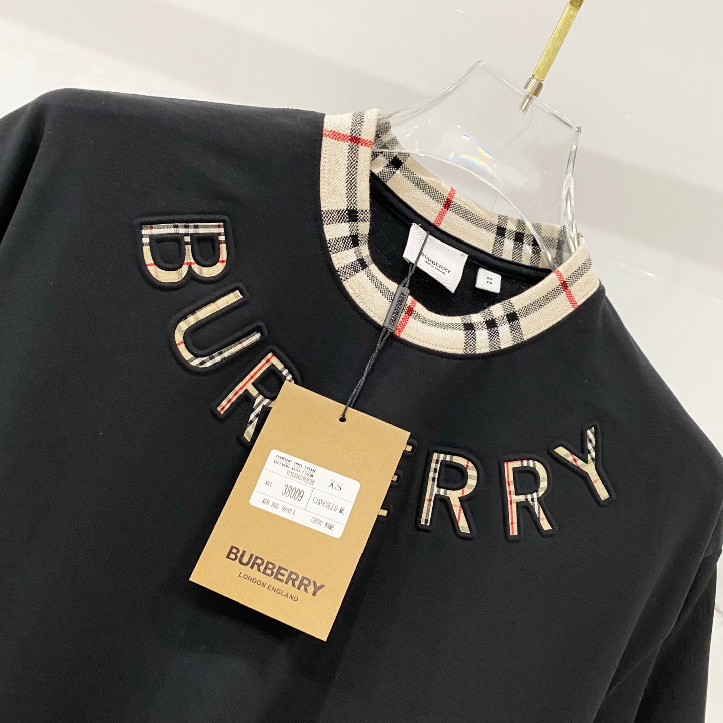 Burberry black short-sleeve T-shirt with checkered collar, BURBERRY print, hanging tag