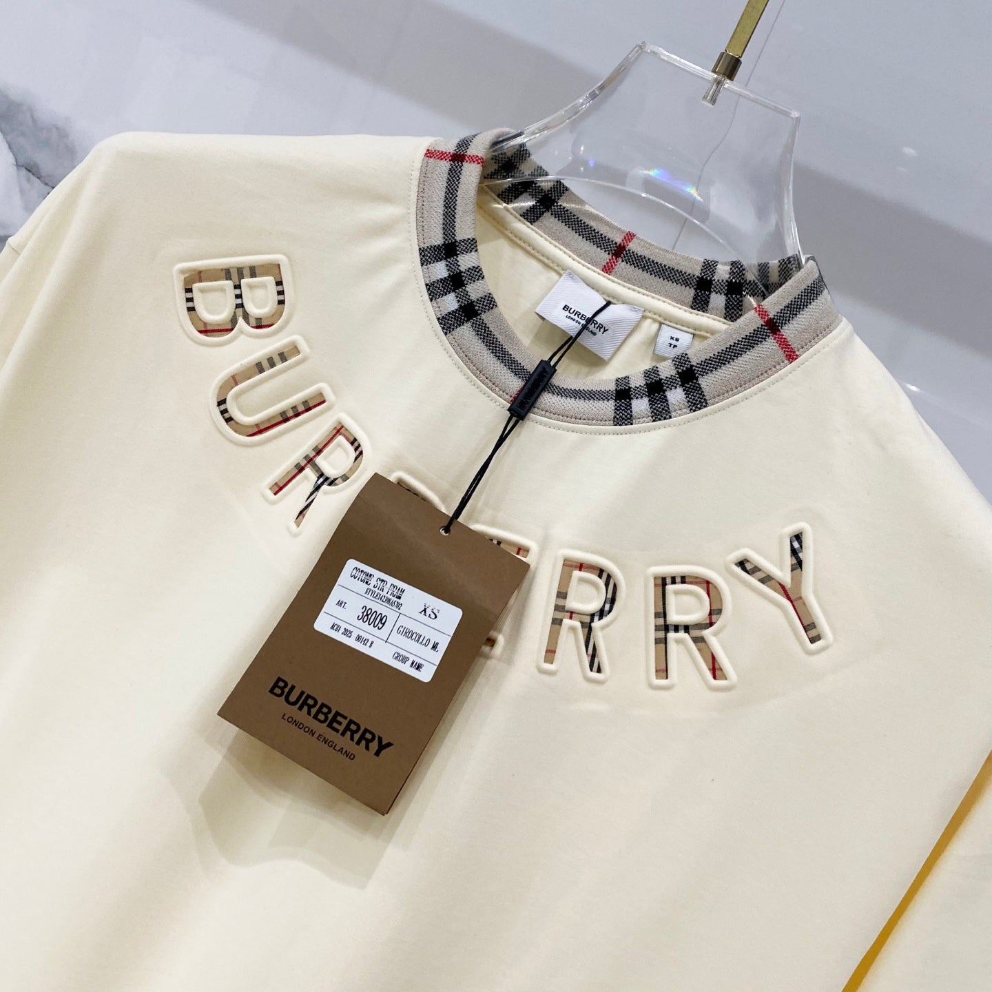 Burberry short-sleeve T-shirt with raised BURBERRY lettering and interior neck tag