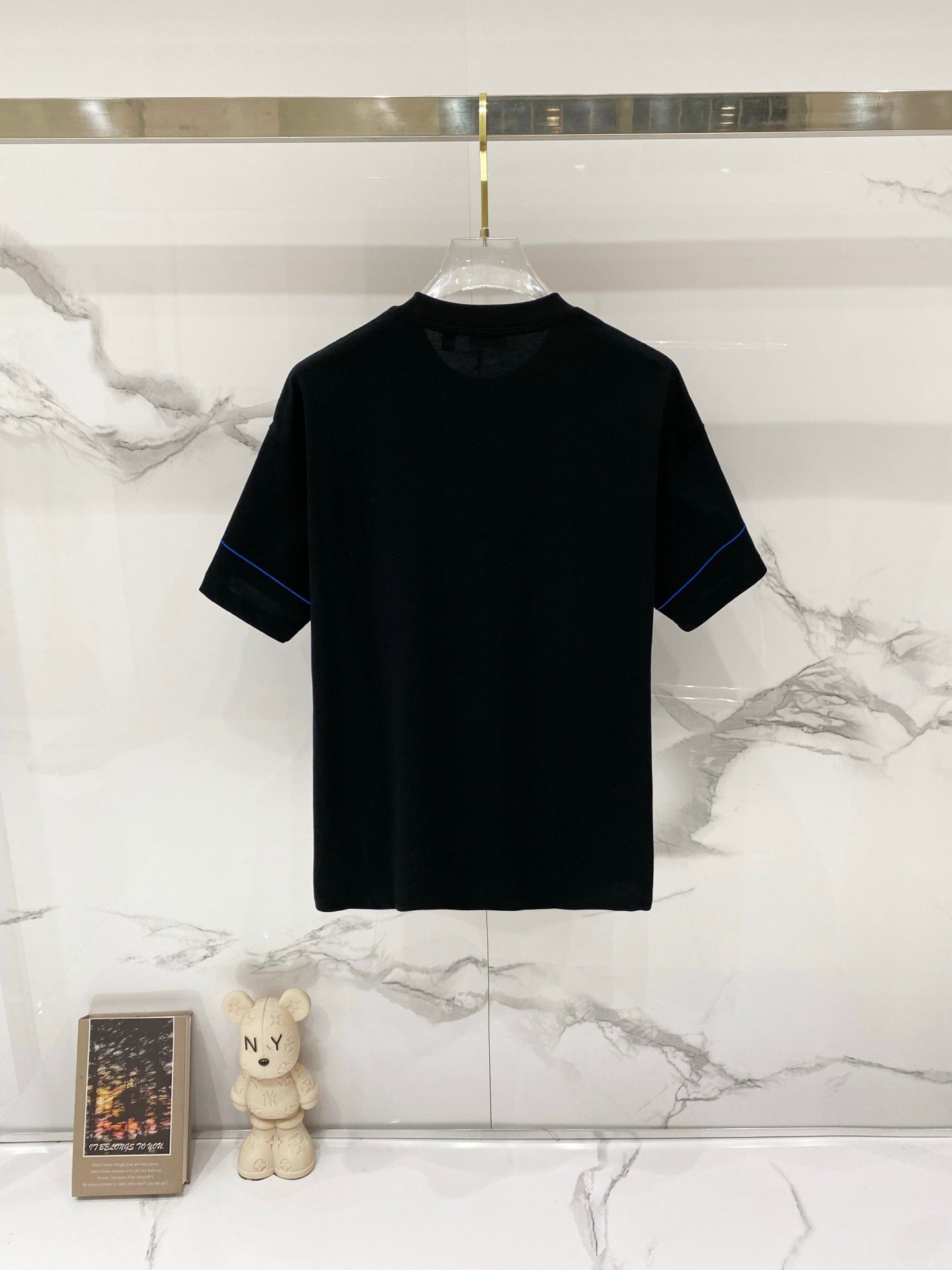 Burberry black short-sleeve T-shirt with crew neck and blue chest embroidery