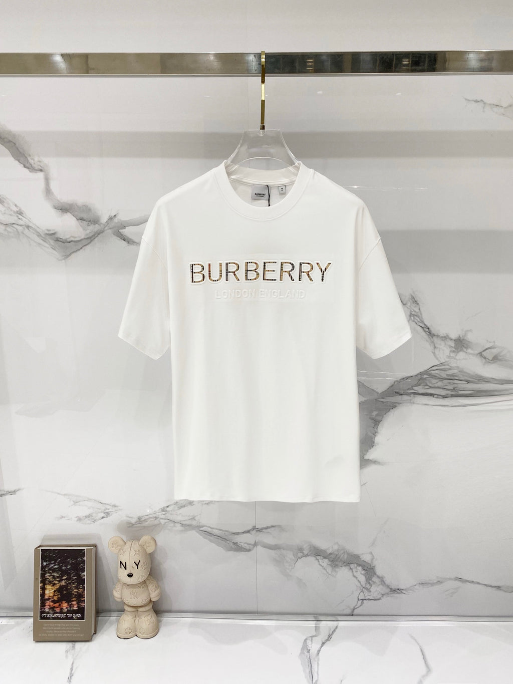 White Burberry T-shirt with round neck and chest 'BURBERRY' logo print