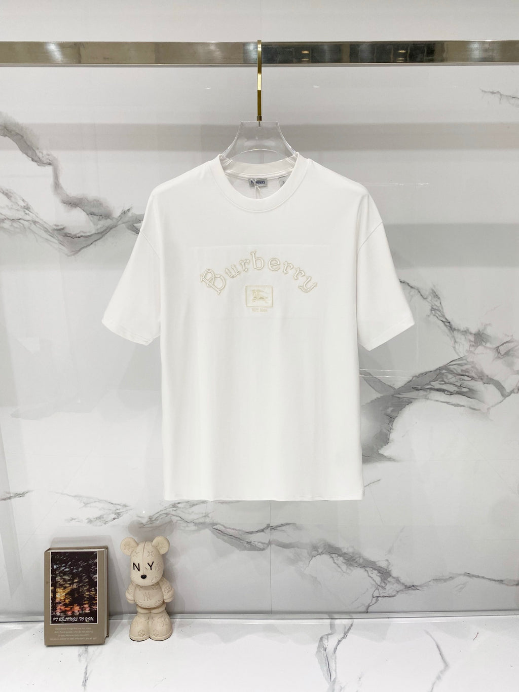 White short-sleeve T-shirt with Burberry logo embroidery on the front