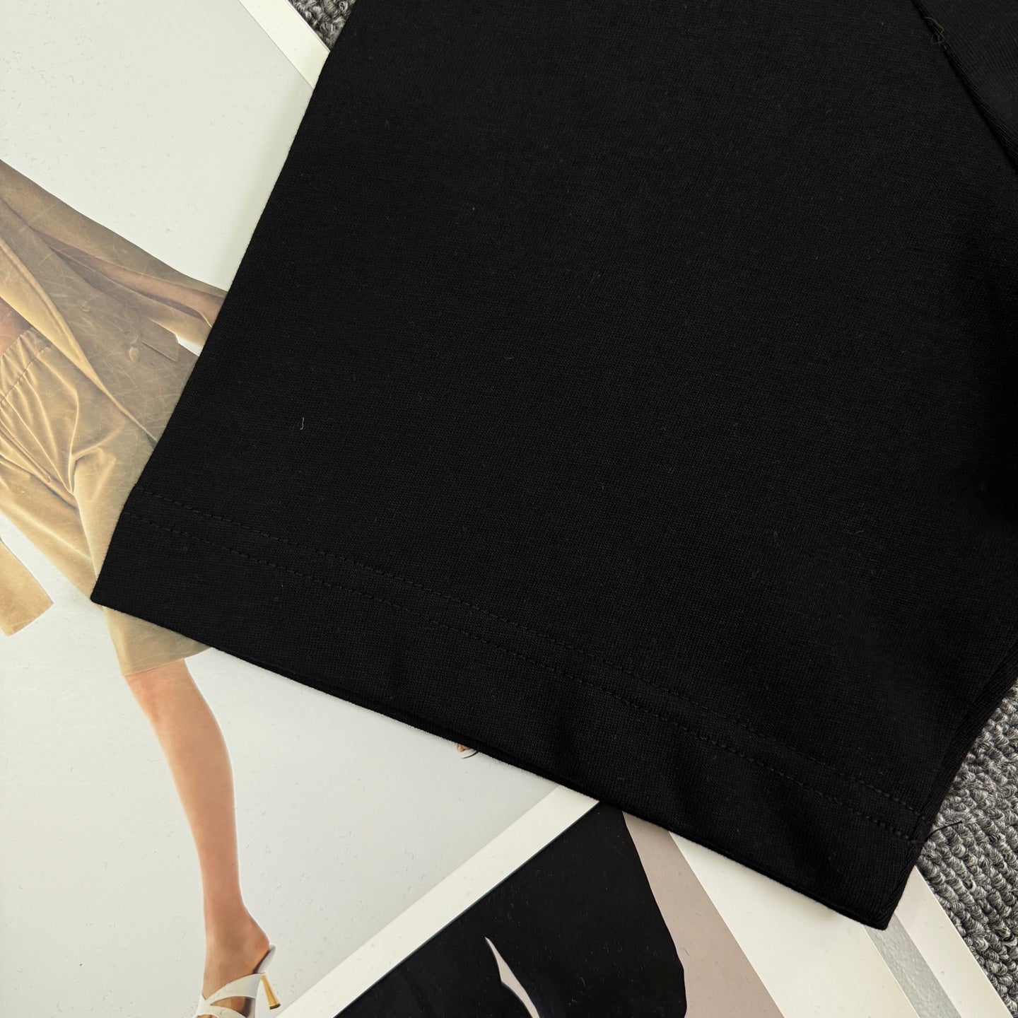 Fendi black short-sleeve T-shirt with curved hem and stitched sleeve edge