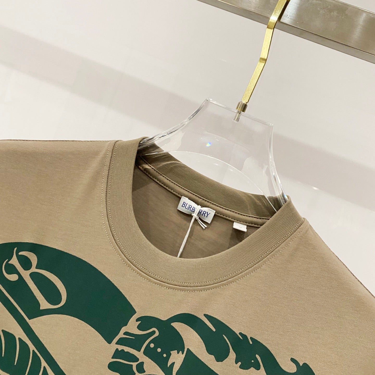 Burberry beige crewneck T-shirt with ribbed collar and inner label