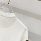 White T-shirt with smooth crew collar and back seam stitching