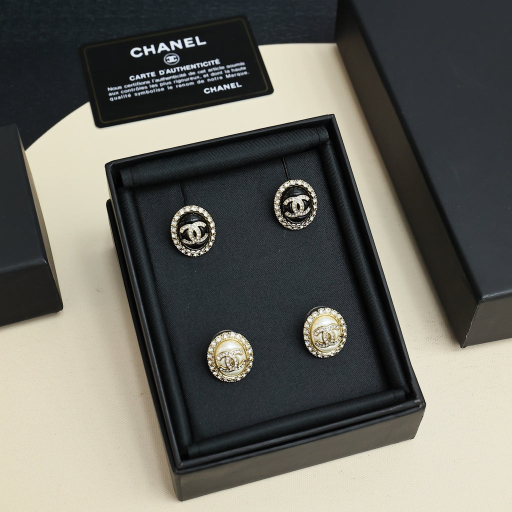 Stud earring set in display box: black and white CC logo round crystal studs