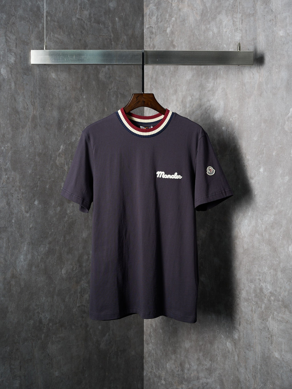 Navy short-sleeve T-shirt with Moncler chest logo and striped collar trim