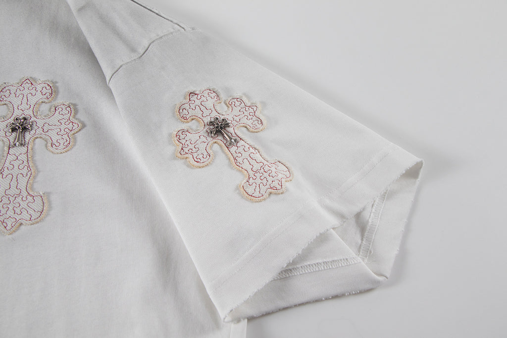 White short-sleeve T-shirt with cross embroidery on sleeve and cuff area