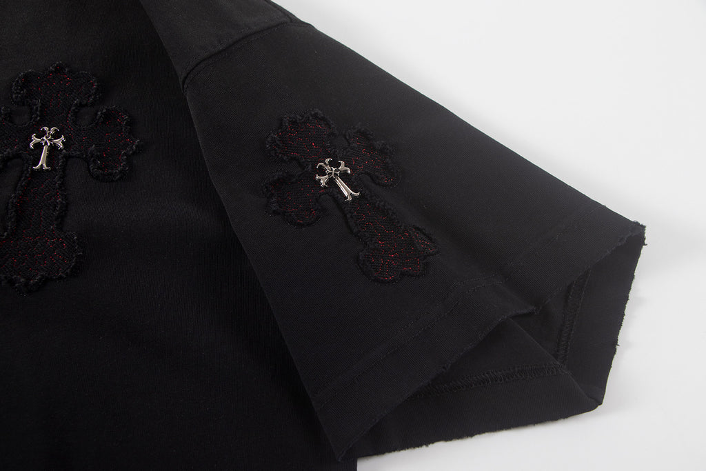 Black short-sleeve shirt sleeve with cross emblem embroidery