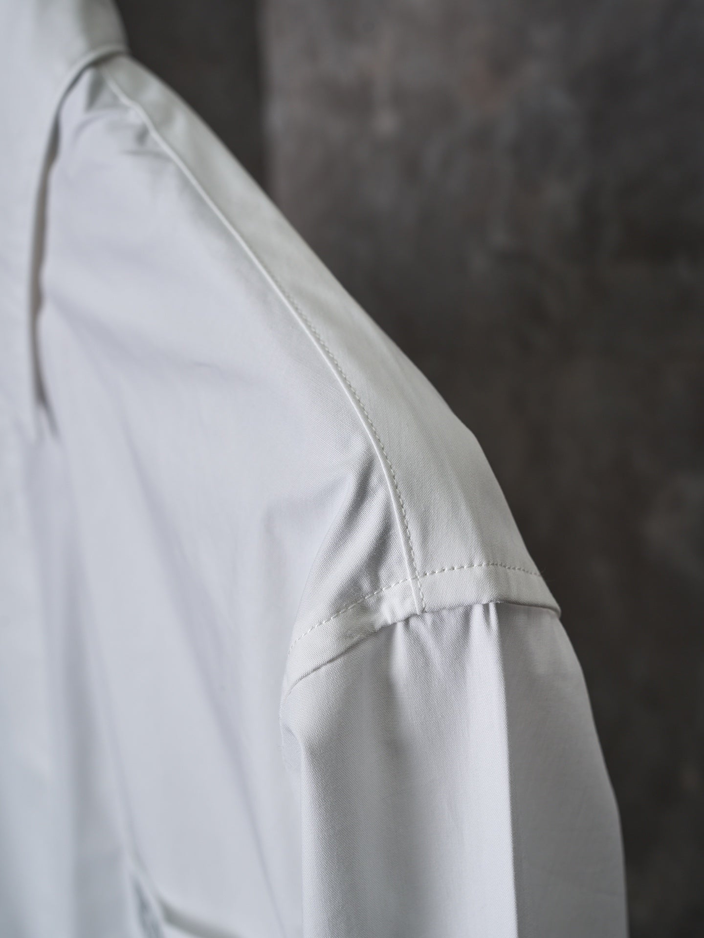 Dior white long-sleeve shirt with shoulder seam and side panel stitching