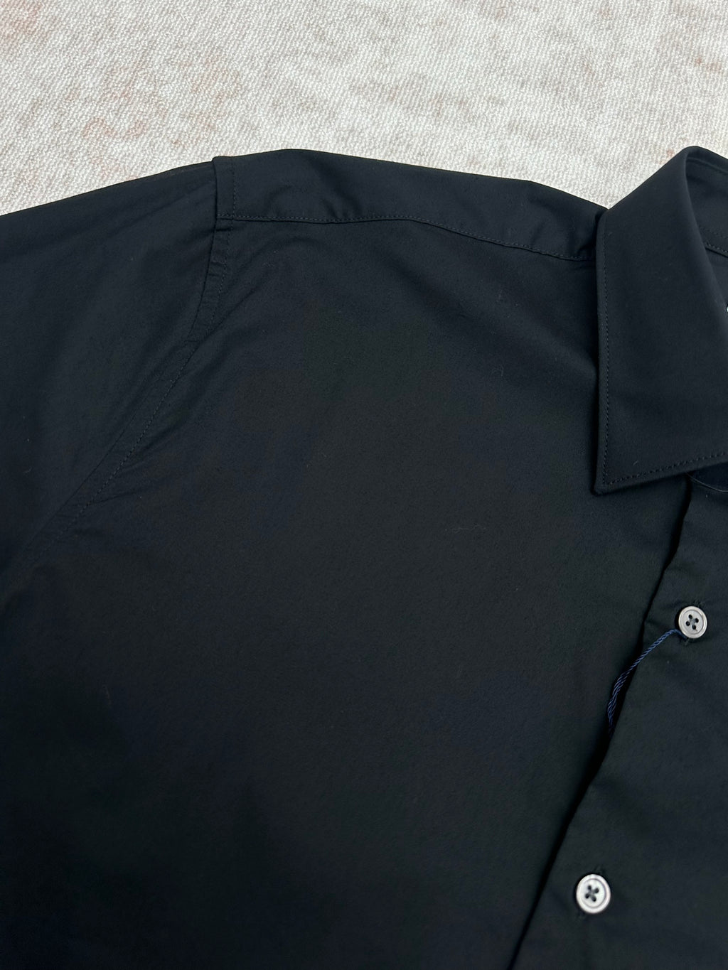 Long-sleeve button-up shirt back yoke and collar in dark navy