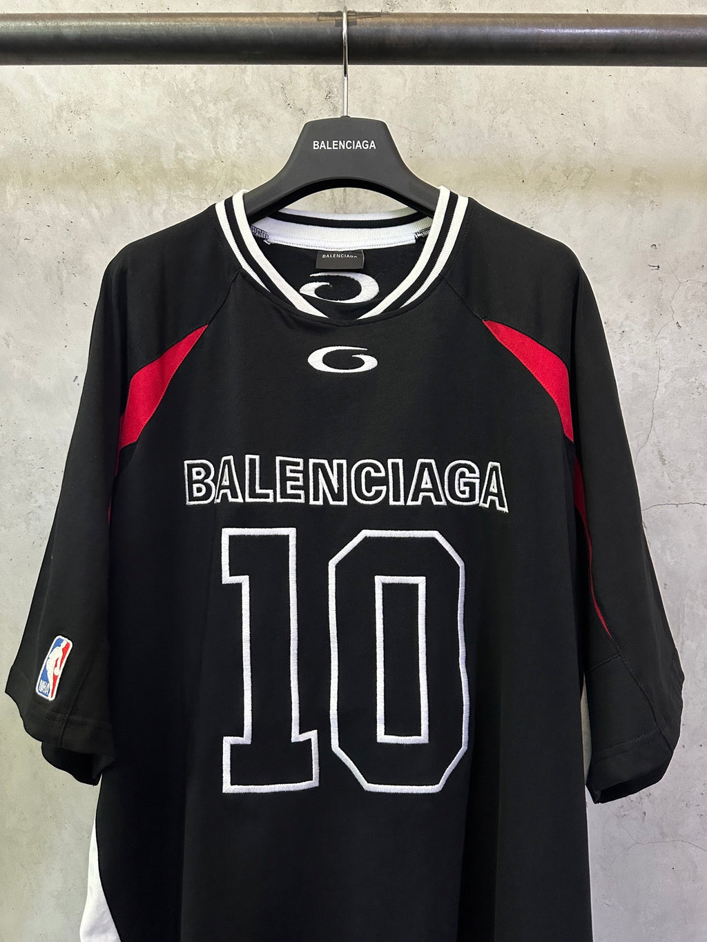 Balenciaga short-sleeve jersey with ribbed striped collar and “BALENCIAGA” 10 front print