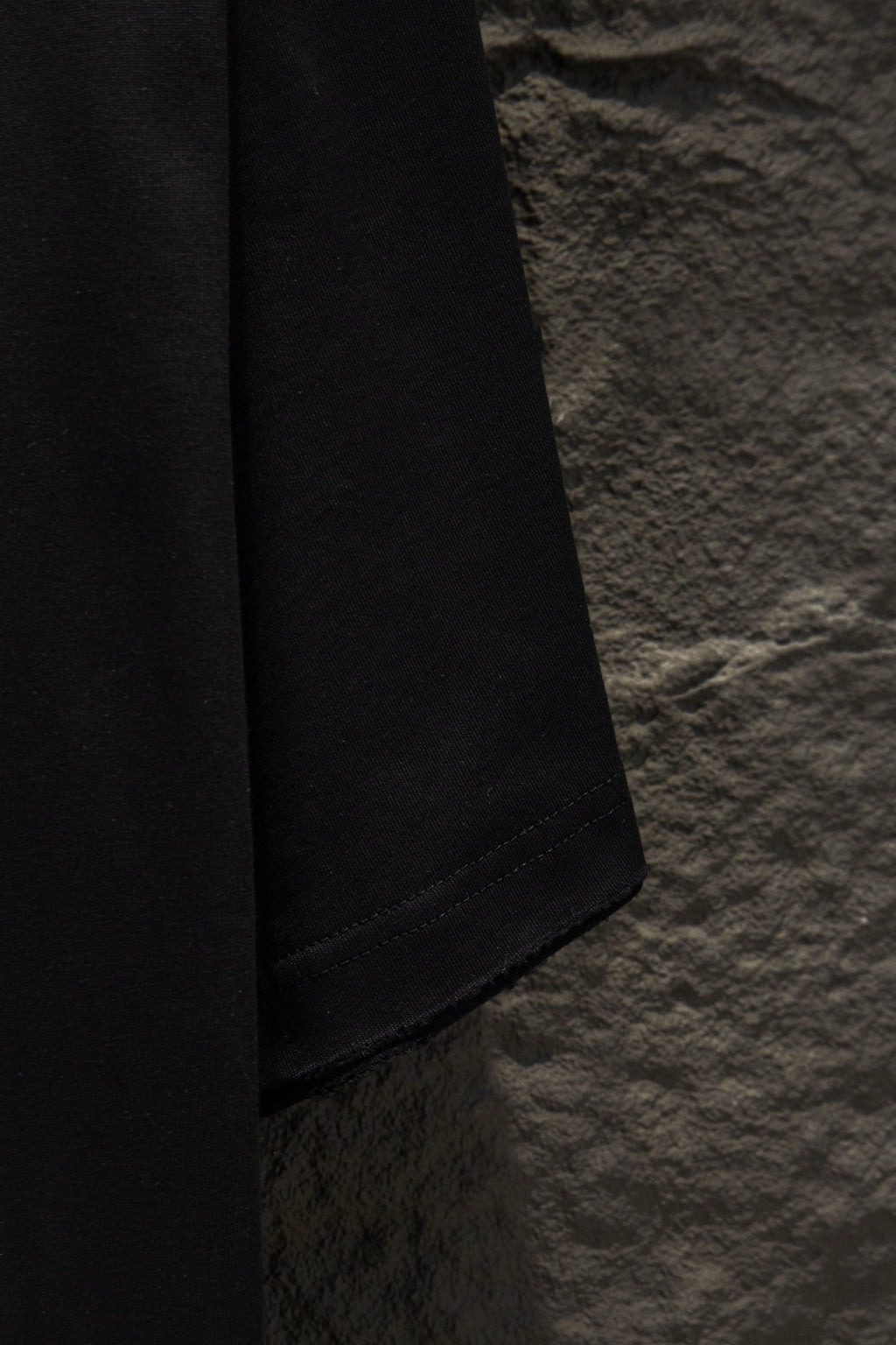 Balenciaga black short-sleeve T-shirt side seam and curved hem