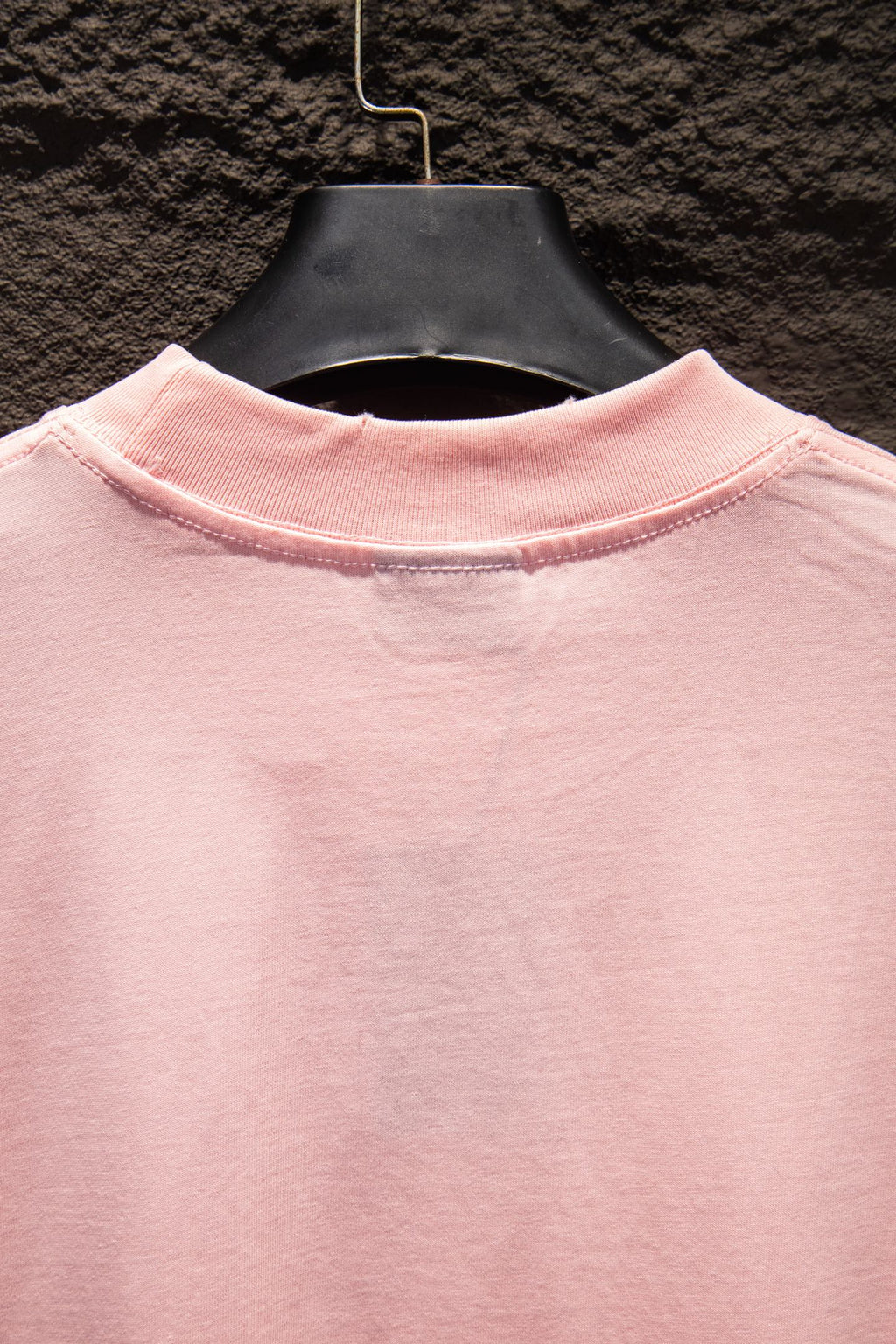 Pink T-shirt upper back with ribbed crew collar