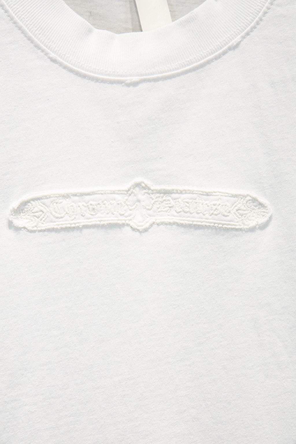 Embossed logo stripe on white crewneck T-shirt