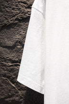 White short-sleeve T-shirt with relaxed fit and straight hem