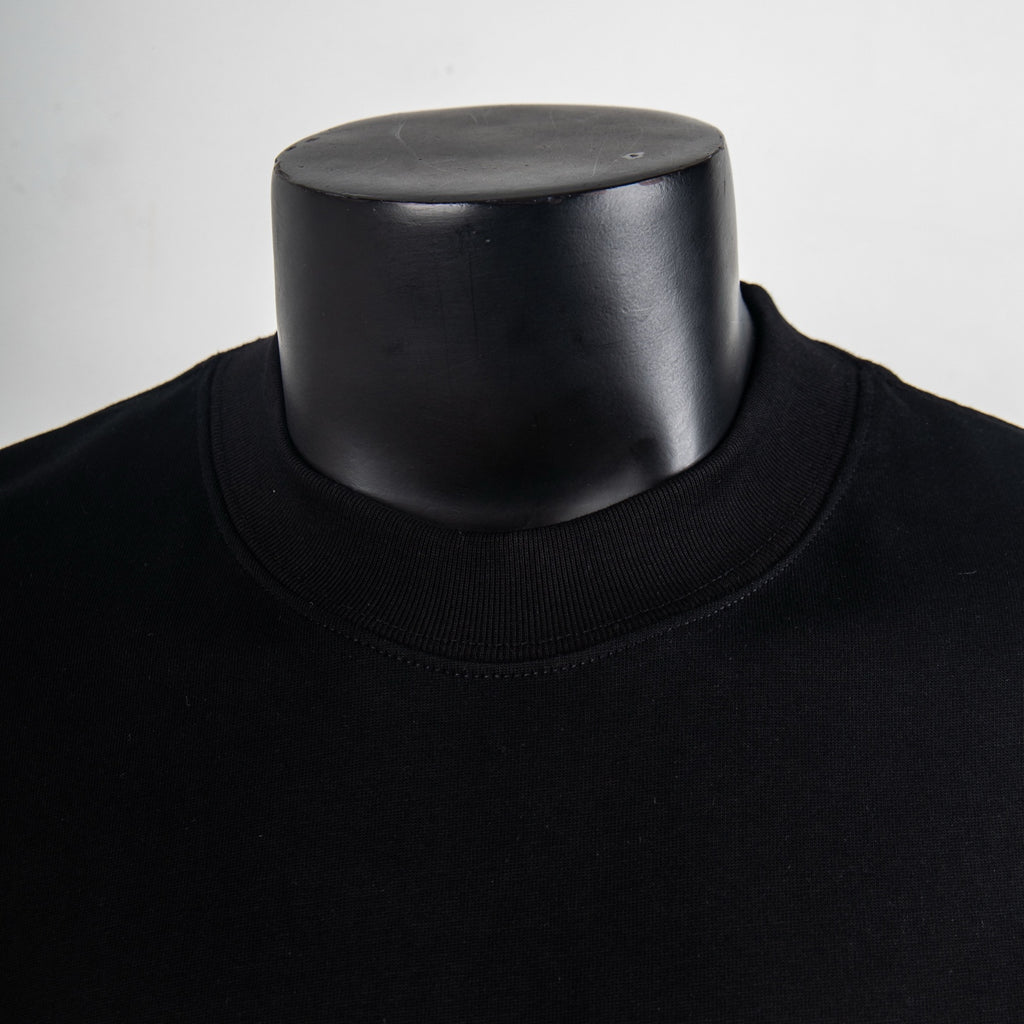 Louis Vuitton black crew-neck T-shirt, ribbed collar close-up