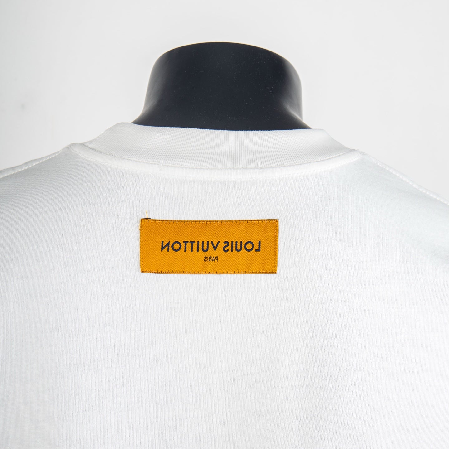 Louis Vuitton white T-shirt back neck with orange label