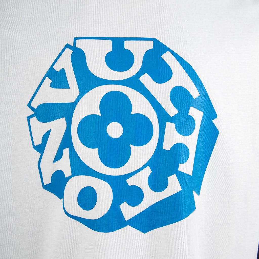 Louis Vuitton white short-sleeve T-shirt with blue circular logo print