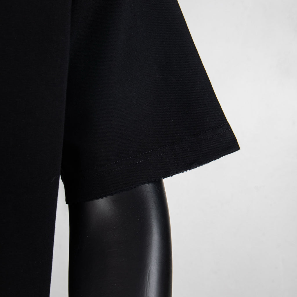 Black T-shirt short sleeve with clean stitched cuff hem