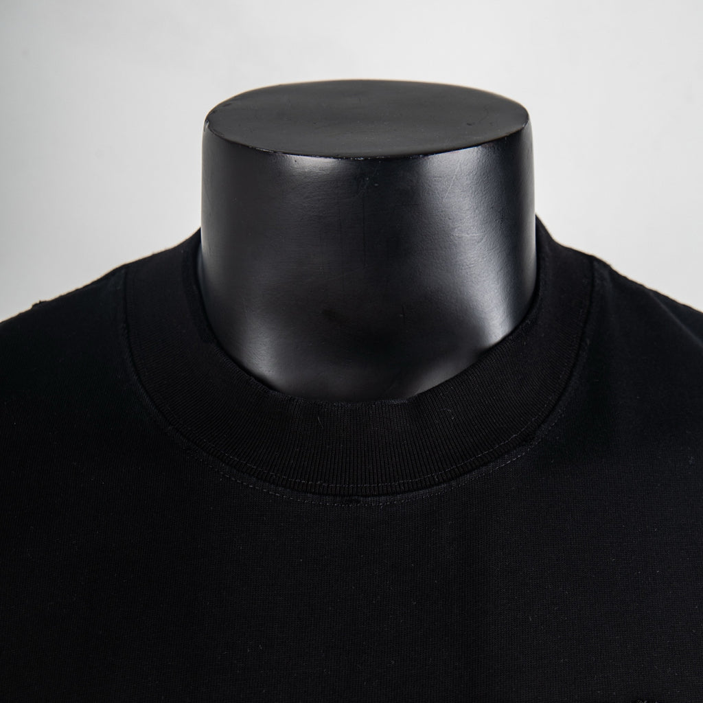 Black crew-neck T-shirt collar with ribbed neckline