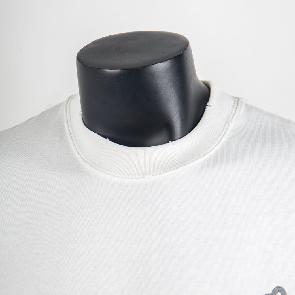 Louis Vuitton short-sleeve T-shirt neckline, white ribbed collar detail