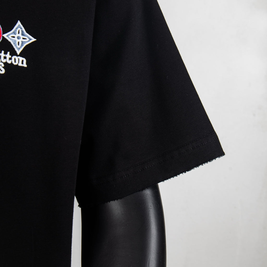 Louis Vuitton black T-shirt short sleeve and hem detail