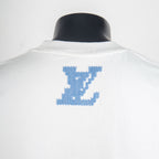 Louis Vuitton T-shirt in white with blue LV print on upper back
