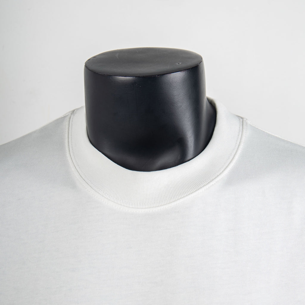 White crewneck collar detail on T-shirt with ribbed neckline