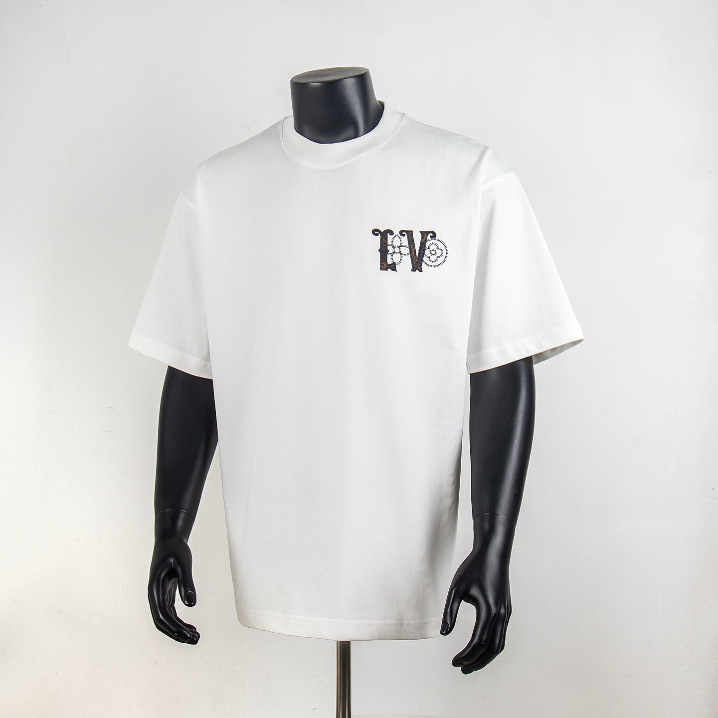 Louis Vuitton white T-shirt with front LV logo at chest