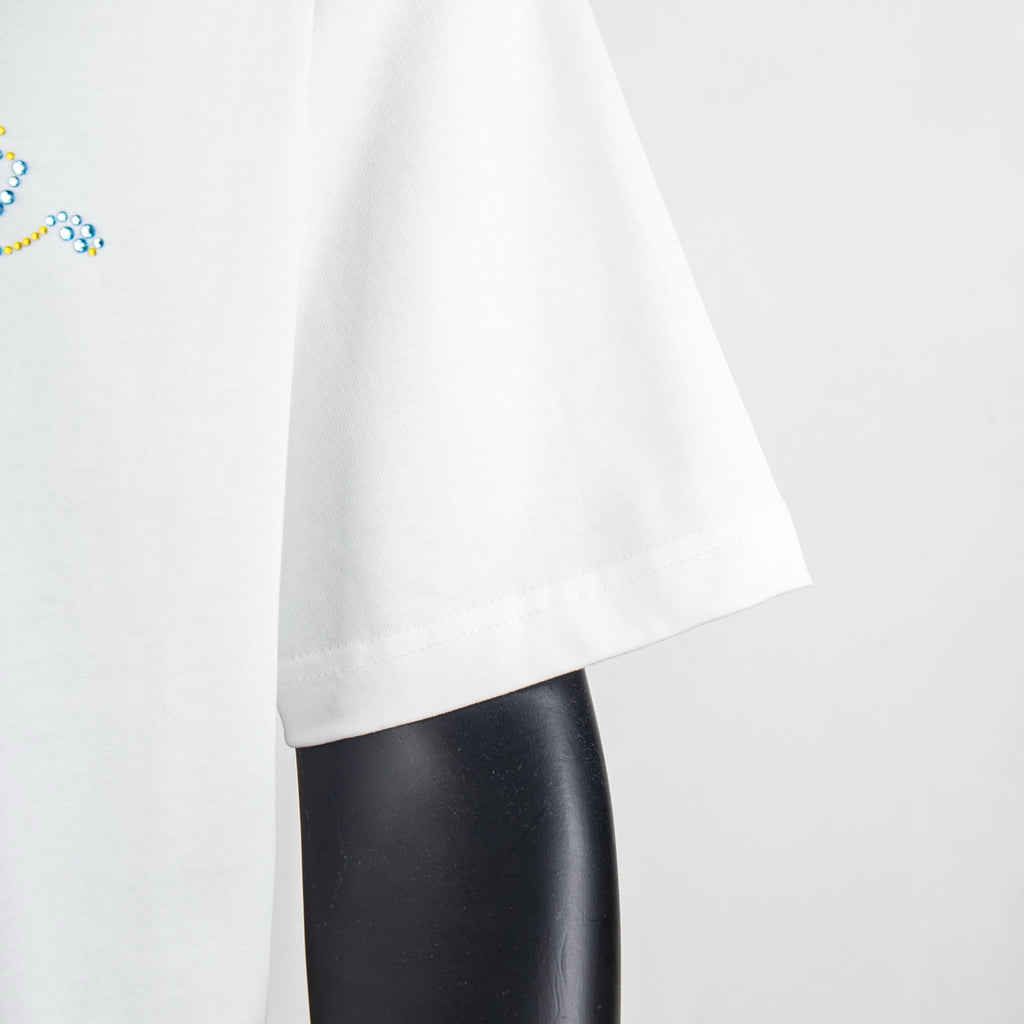 Louis Vuitton white T-shirt side view with straight hem
