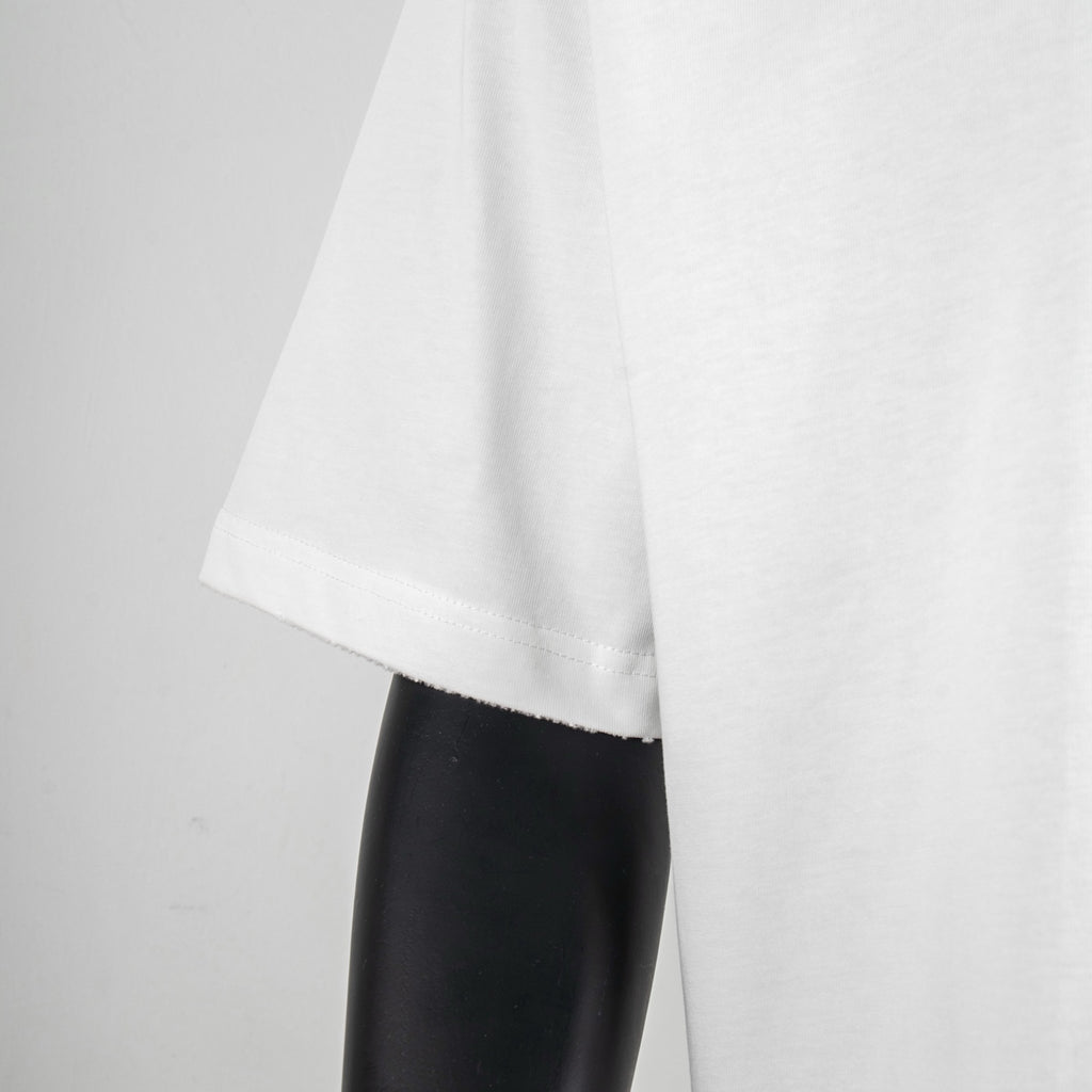 White short-sleeve T-shirt with straight hem and relaxed drape