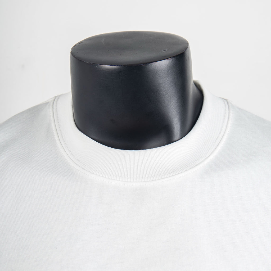 Louis Vuitton white T-shirt crew neck collar